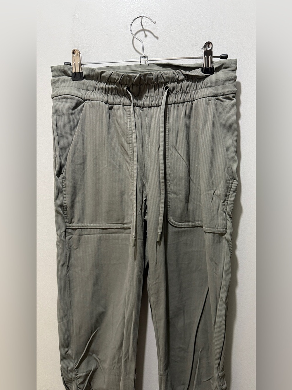 Lululemon Beyond the Studio Jogger
Grey Sage - Picture 5 of 9